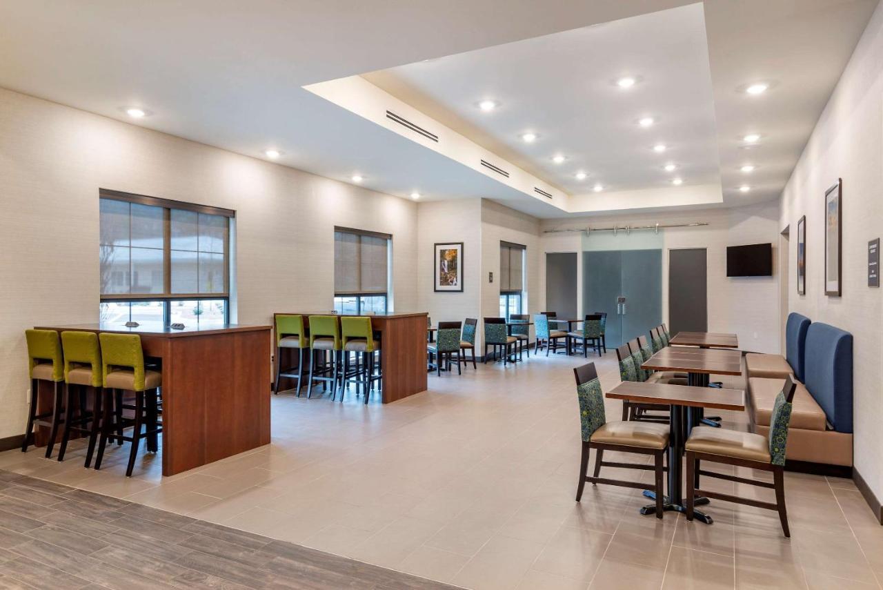 Comfort Suites Newnan Exteriör bild